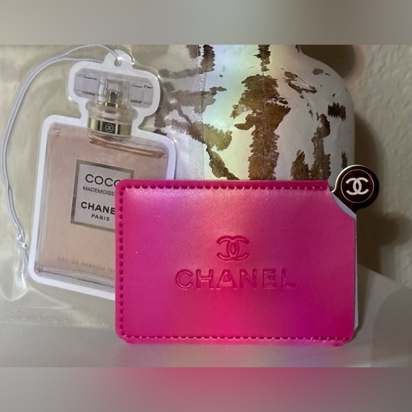 CHANEL Vibrant Pink Compact Mirror and Car Freshener NWOT - Picture 11 of 15